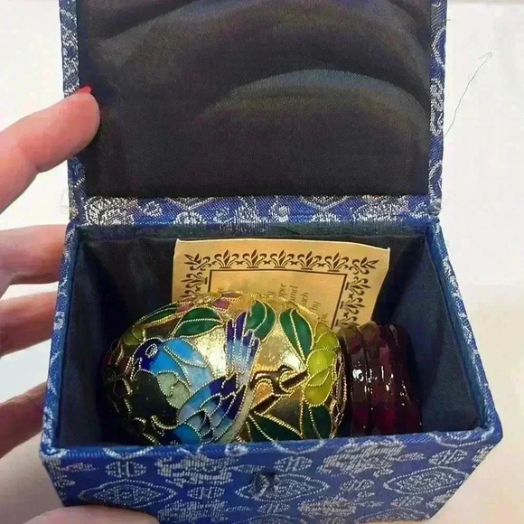 Golden Treasures‎ Cloisonne Egg Hand Crafted Copper Floral Birds Stand Box - Picture 9 of 9